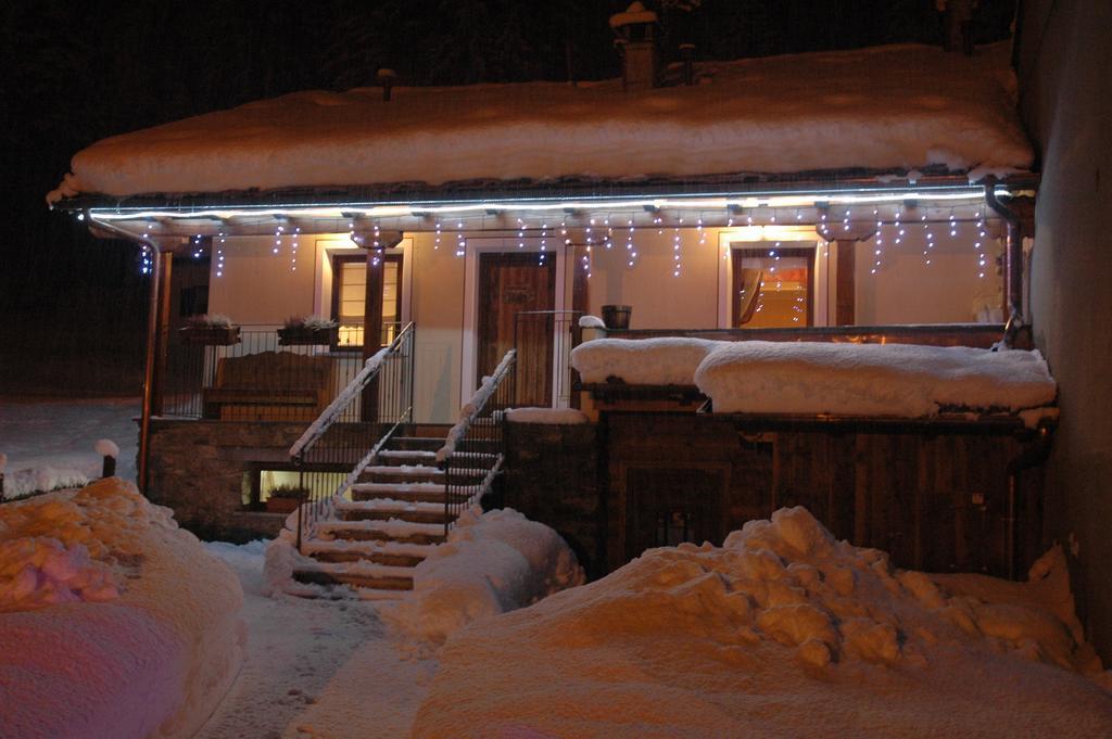 Bed and Breakfast Lo Barba à Antey-Saint-André Extérieur photo